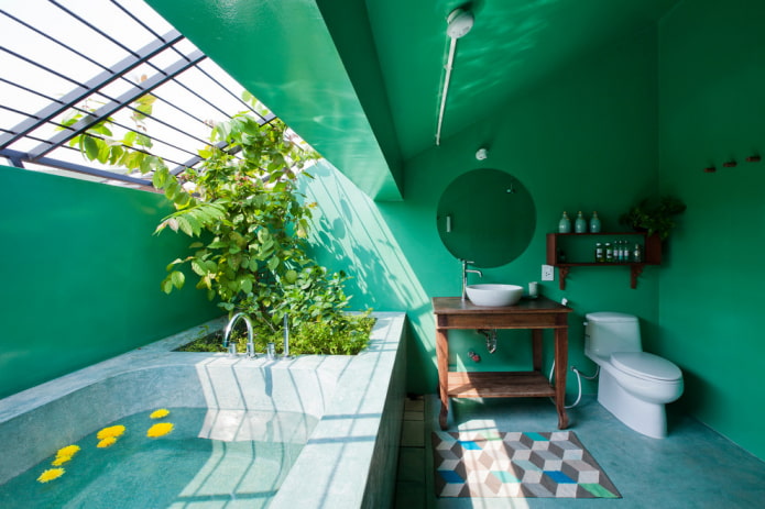 groen plafond in de badkamer
