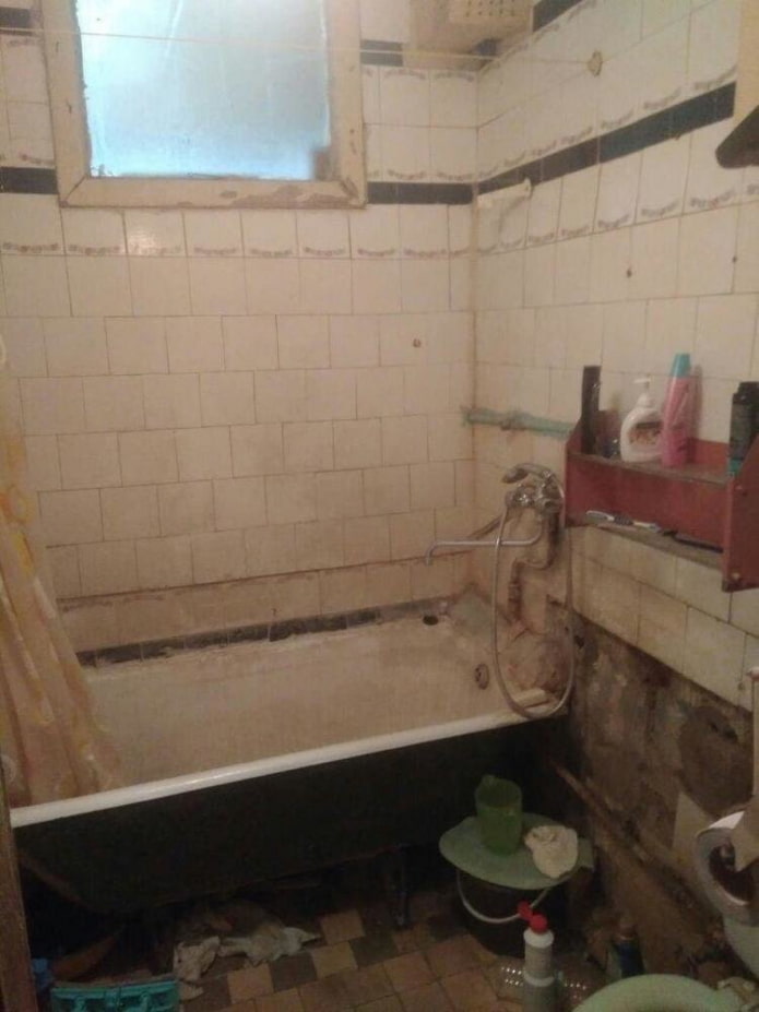 Badkamer voor de renovatie
