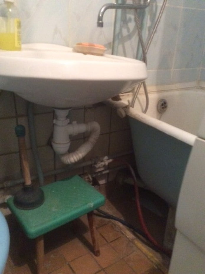 Badkamer v??r de renovatie