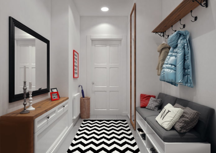 Zitplaats met ruimte voor schoenen in het interieur van een smalle gang
