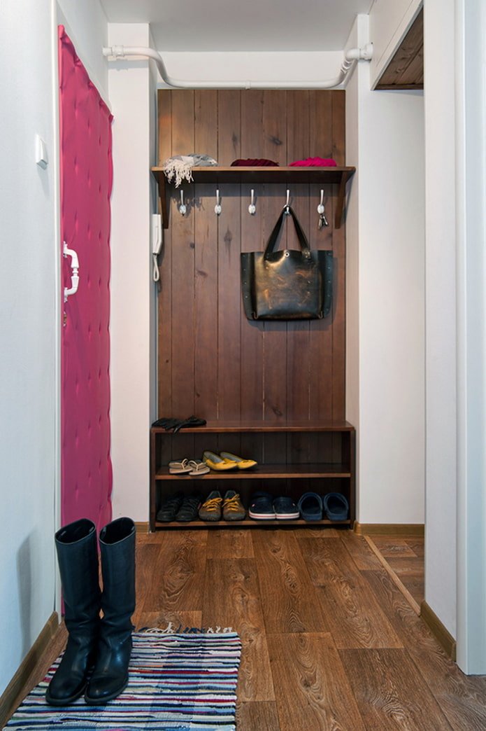 kleur van de gang in een smalle gang