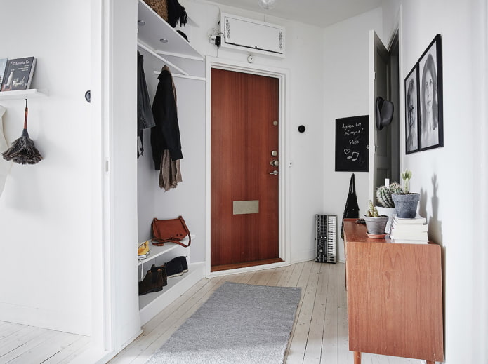 wit halinterieur in Scandinavische stijl