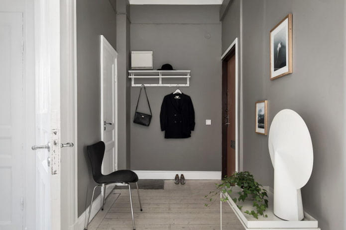 ontwerp van een grijze gang in Scandinavische stijl