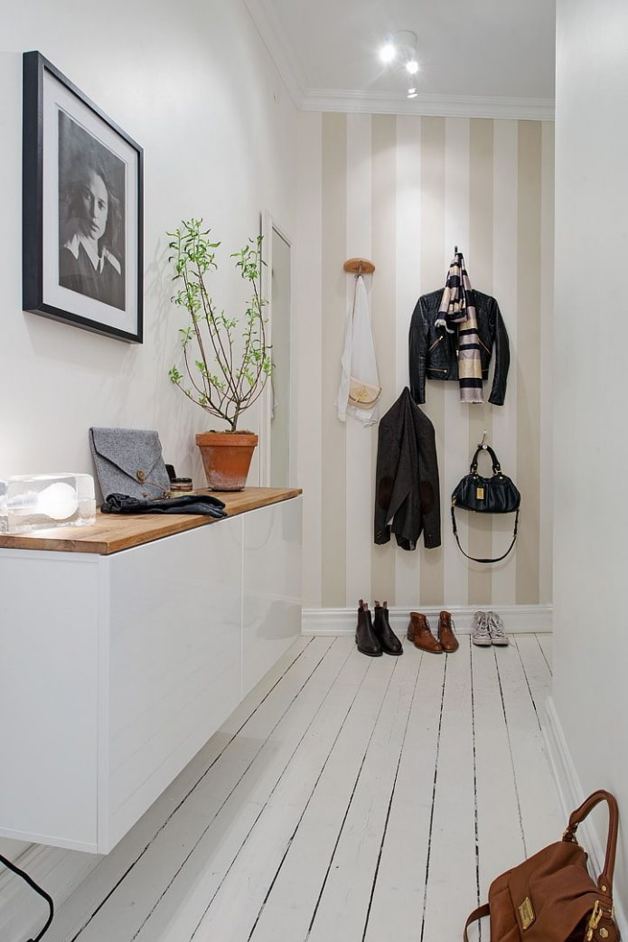 decoratie en verlichting in de gang in Scandinavische stijl