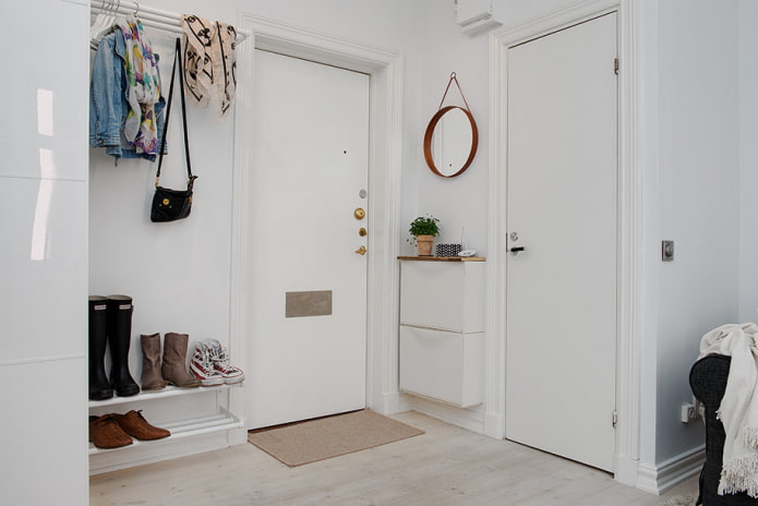 wit halinterieur in Scandinavische stijl