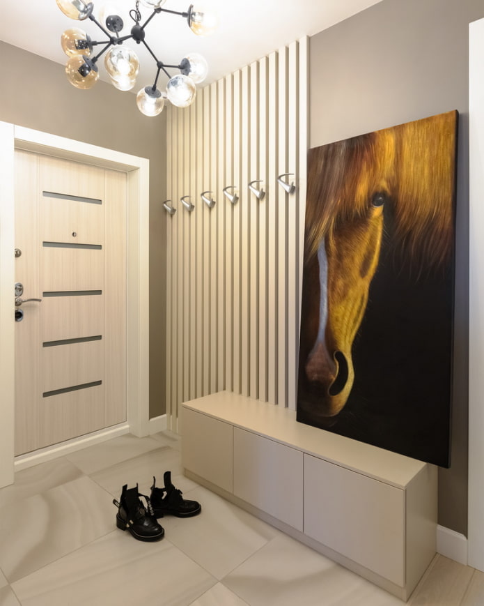inrichting in het interieur van de gang in hightech-stijl