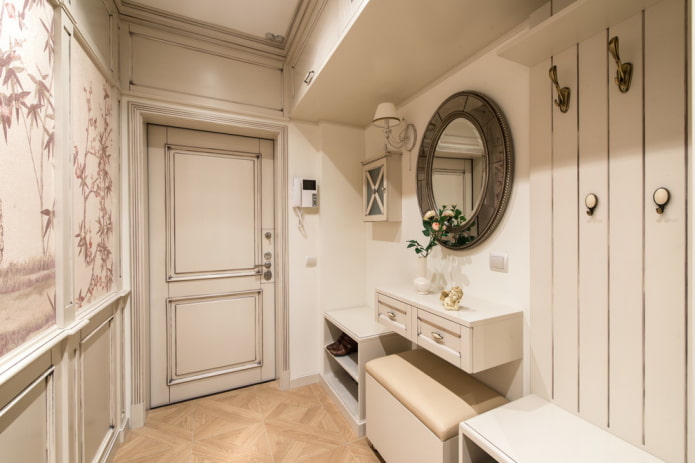 meubels in het interieur van de hal in Proven?aalse stijl