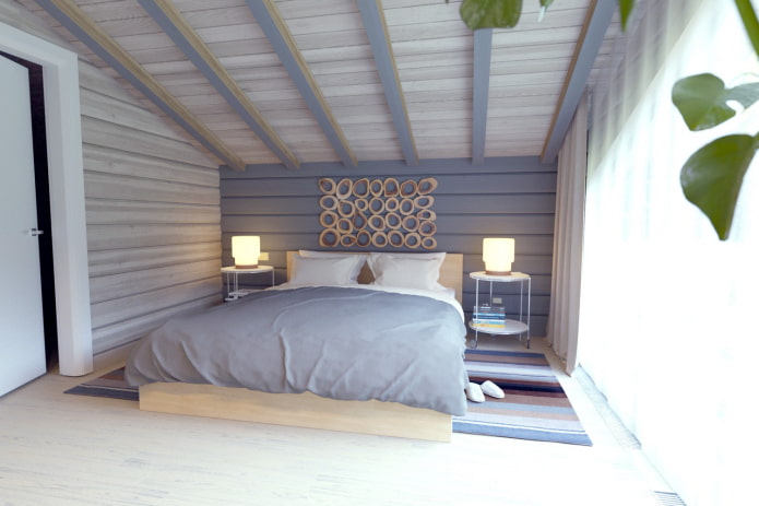 witte en lila slaapkamer in een houten huis