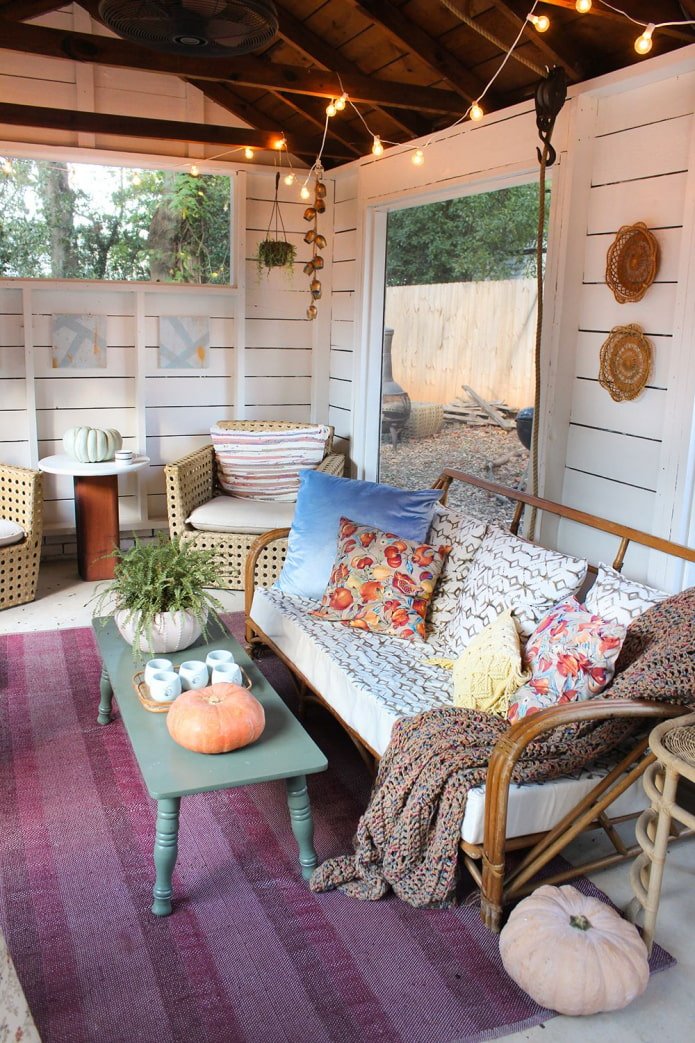 veranda-afwerking met clapboard