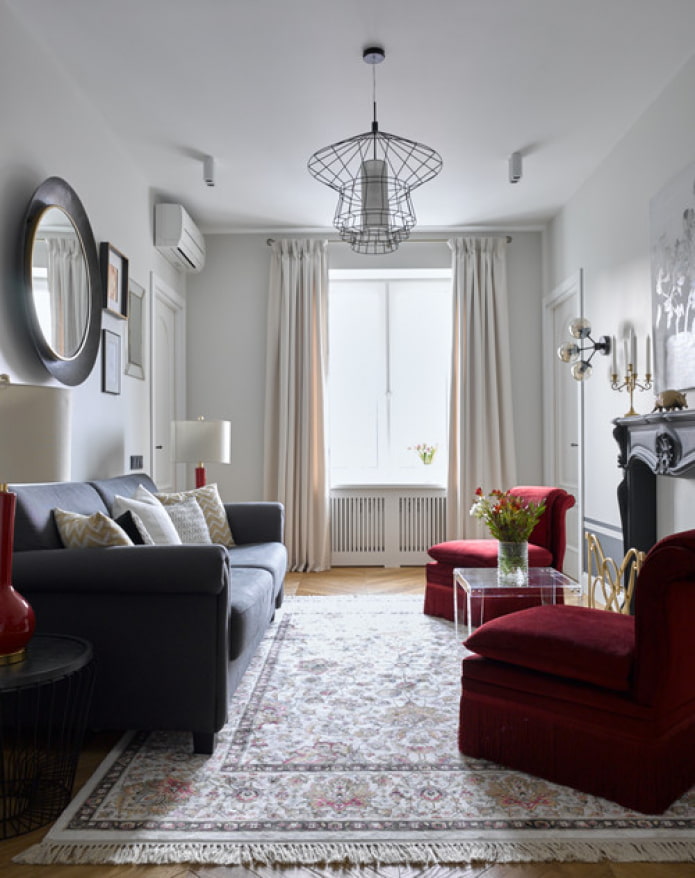 twee deuren in de woonkamer