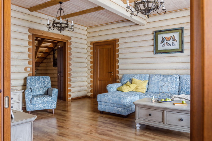 een doorloopwoonkamer in een priv?woning