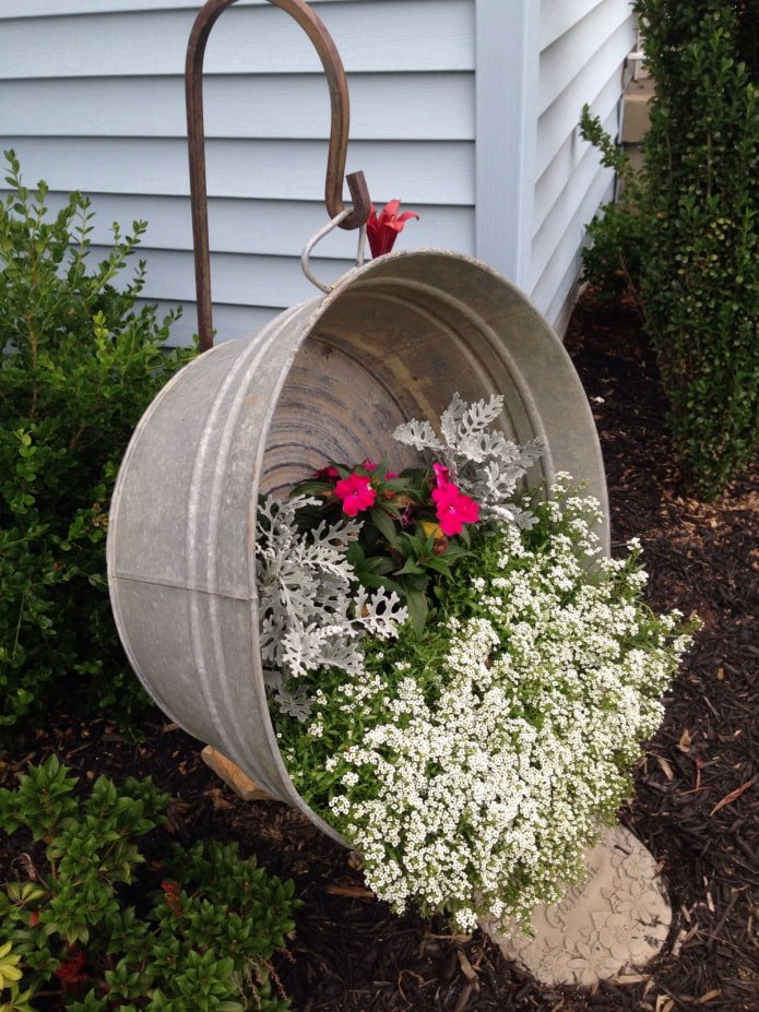 Bloemen in een trog