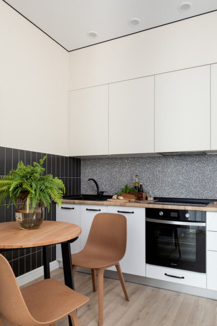spoelbak in de hoek van de keuken