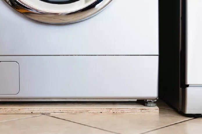 Multiplex onder de wasmachine