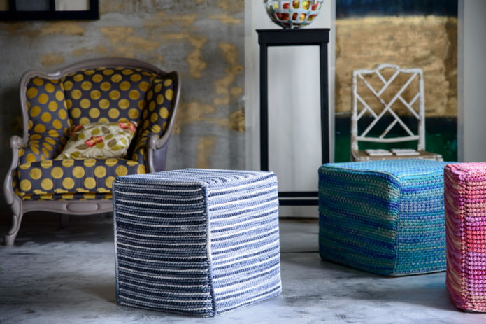 frameloze poefs in het interieur