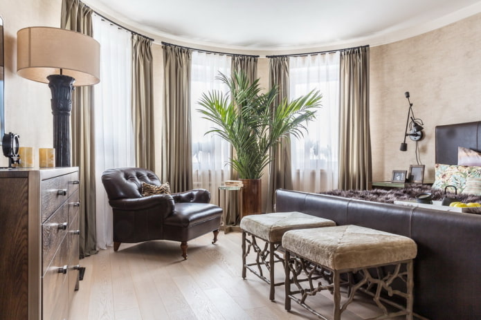 gesmede poefs in het slaapkamerinterieur