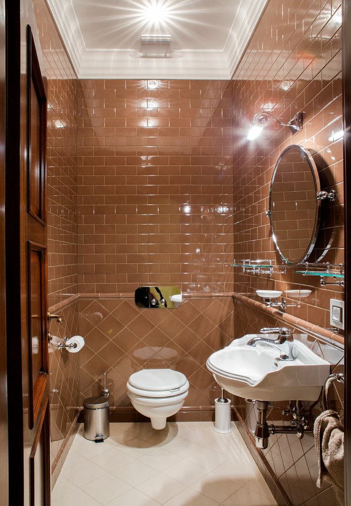 tegelindeling in het toiletinterieur