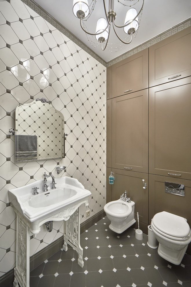 tegelindeling in het interieur van de badkamer