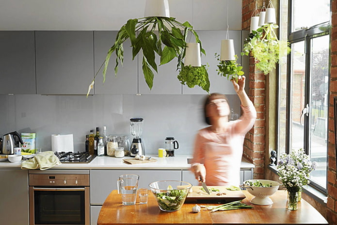 bloemen ondersteboven hangend