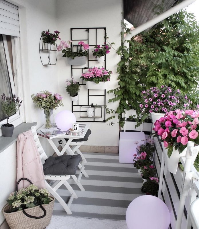 Bloemen op het balkon
