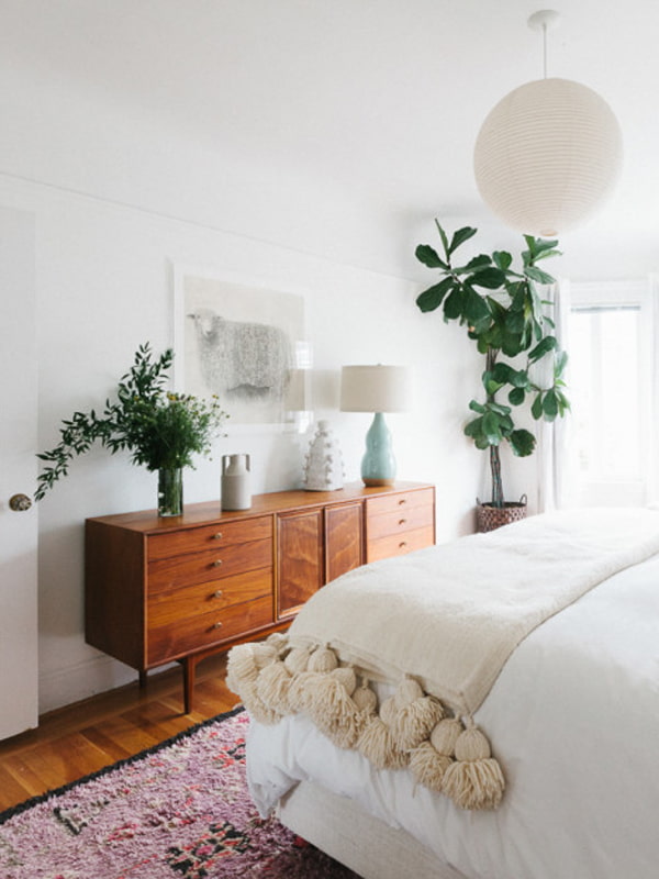 Planten in het interieur van de slaapkamer