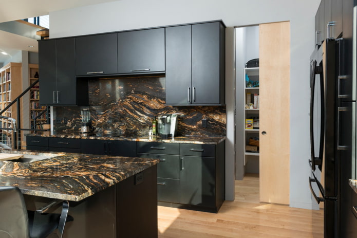 schuifpanelen in de voorraadkast