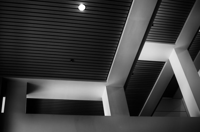 zwarte lamellen hanglamp