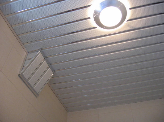 geperforeerde lamellenplafond