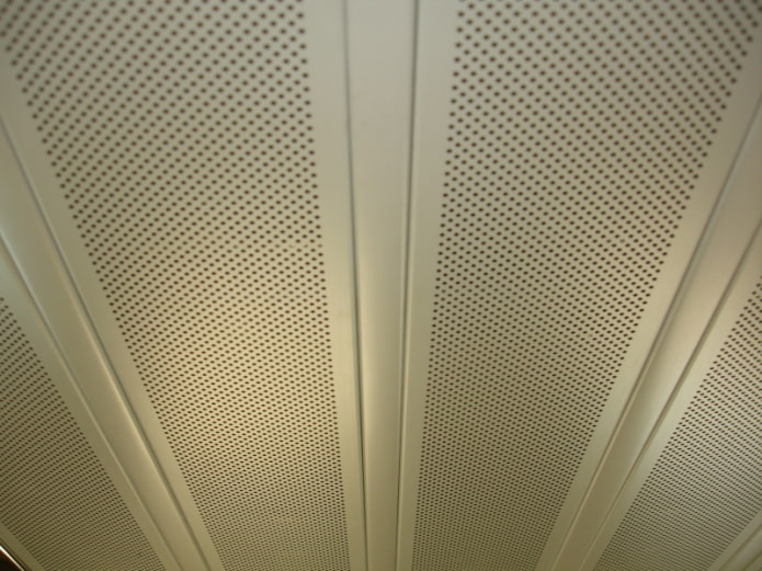 geperforeerde lamellenplafond