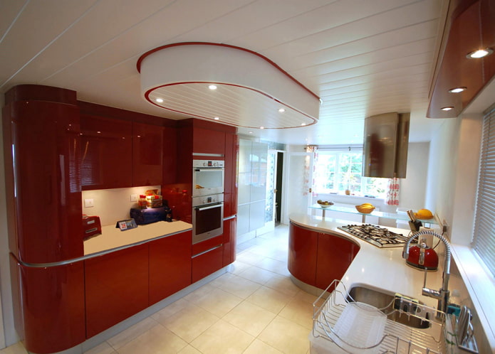 lamellenplafond in het interieur van de keuken