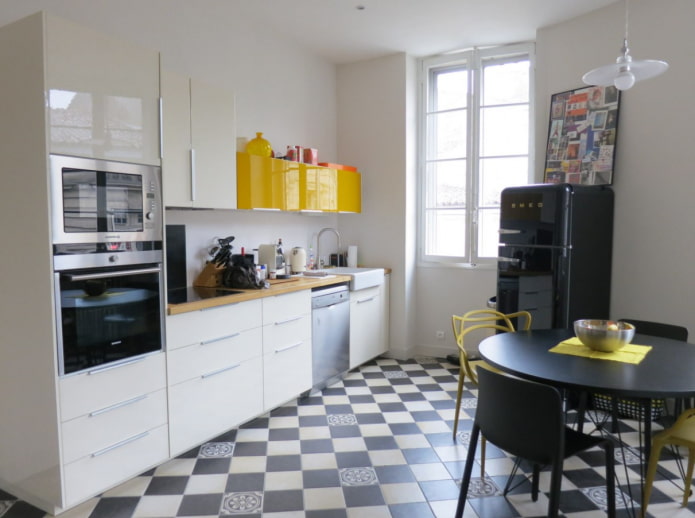 schaakbordvloer in de keuken