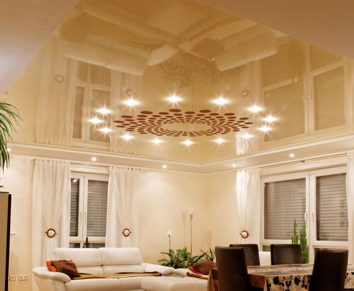 gesneden spanplafond in de woonkamer