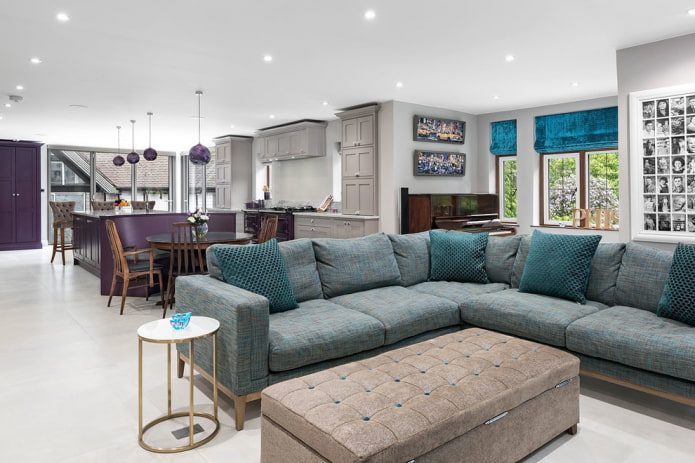 fluwelen Romeinse gordijnen in het interieur