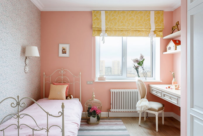 vouwgordijnen met strikken in de kinderkamer