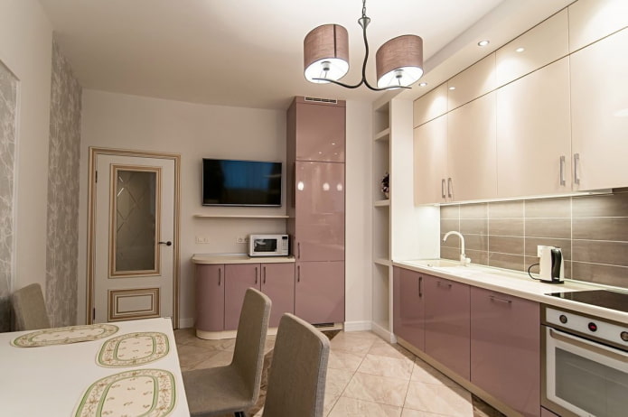 keukeninterieur in beige en roze tinten