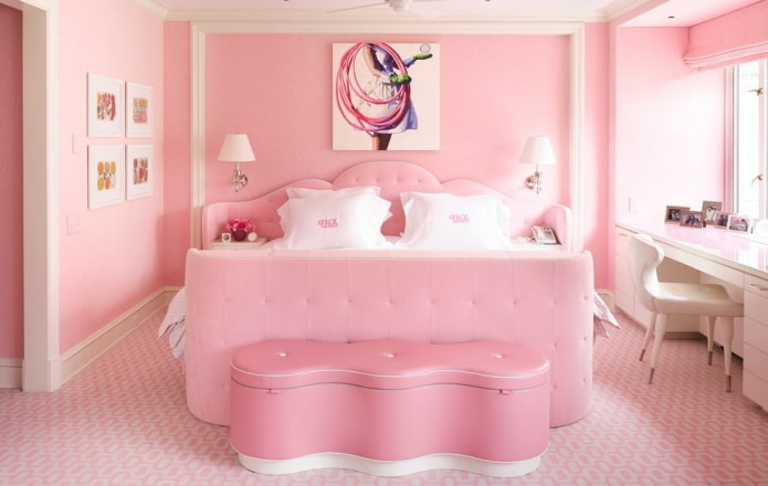 interieur van een wit-roze slaapkamer