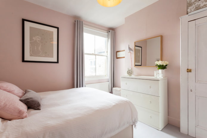 slaapkamerinterieur in roze tinten