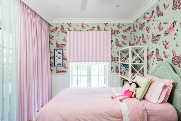 slaapkamerinterieur in roze en minttinten