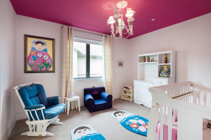 roze plafondstructuur met ??n niveau