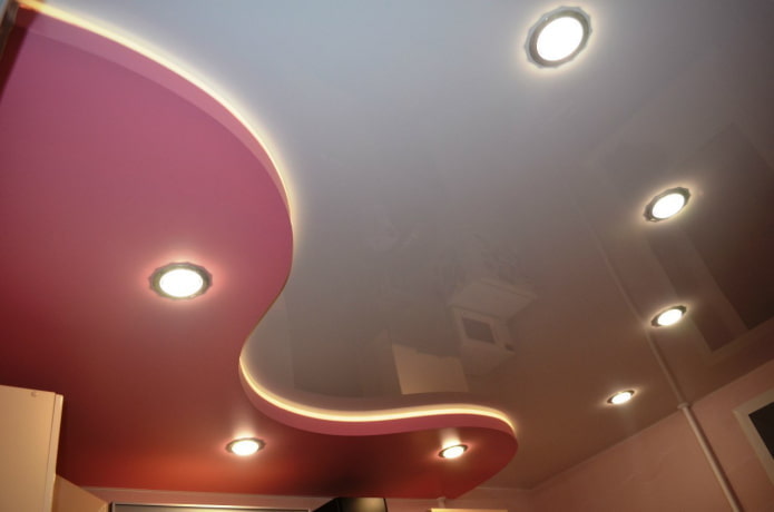 grijs en roze spanplafondstof