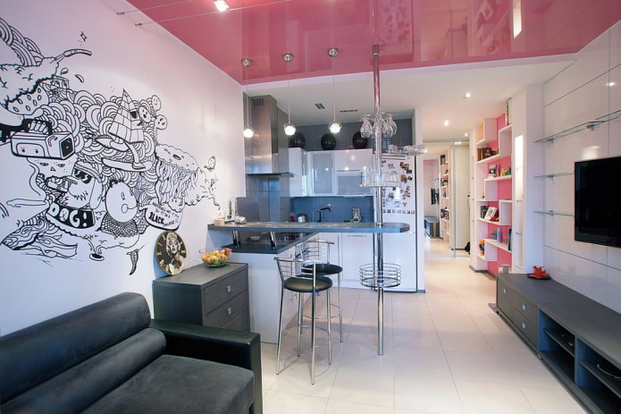 roze plafond in de studio