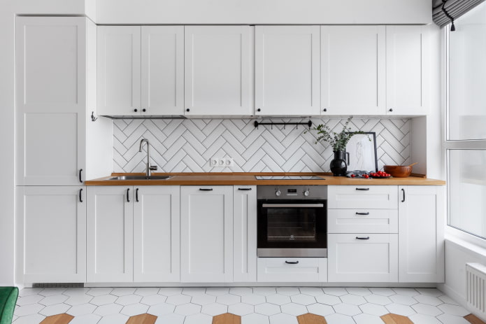 keuken met handgrepen in Scandinavische stijl