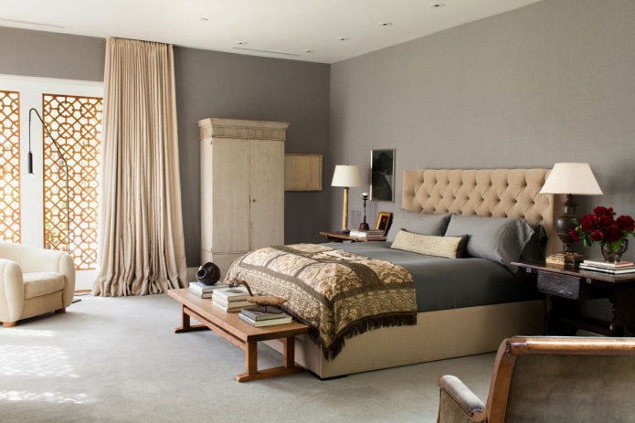 Combinatie van grijs en beige in het interieur