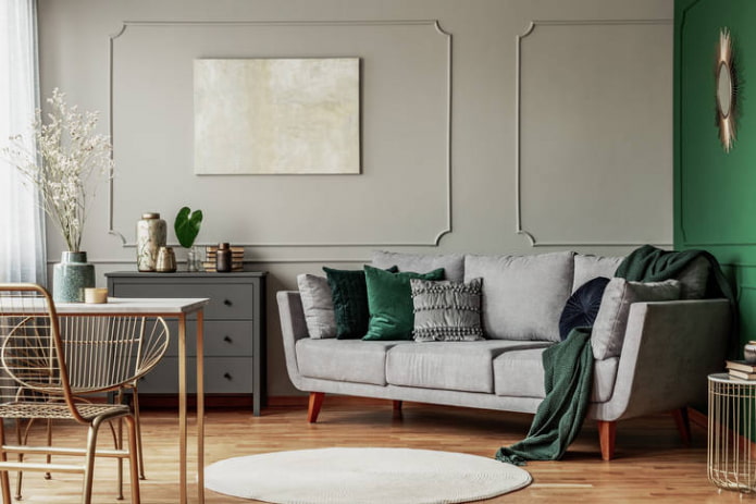 Combinatie van grijs en groen in het interieur