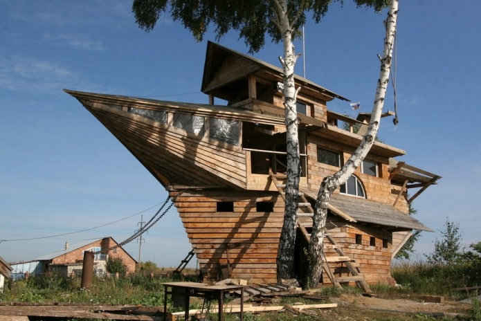 Een woonschip uit de regio Kemerovo