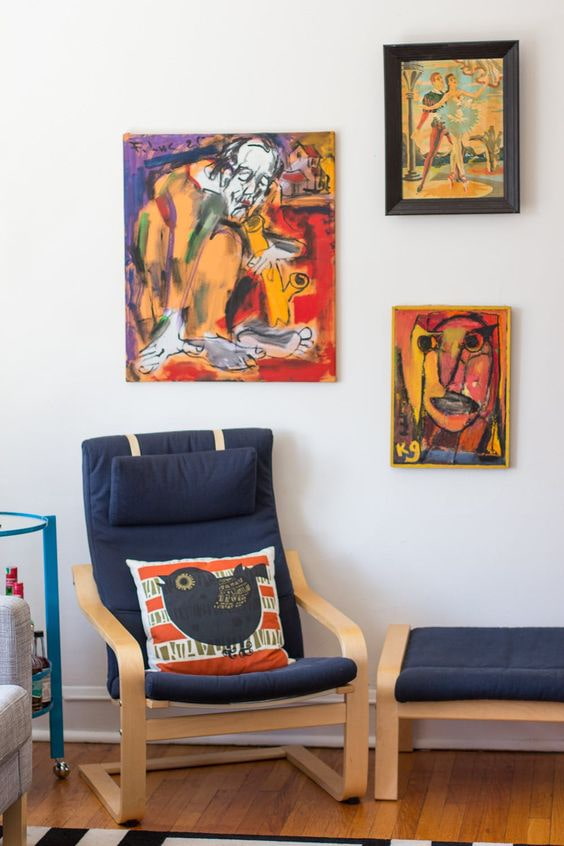 Blauwe Po?ng fauteuil met standaard