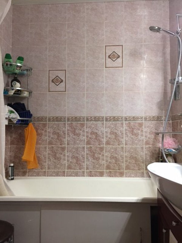Badkamer voor de renovatie
