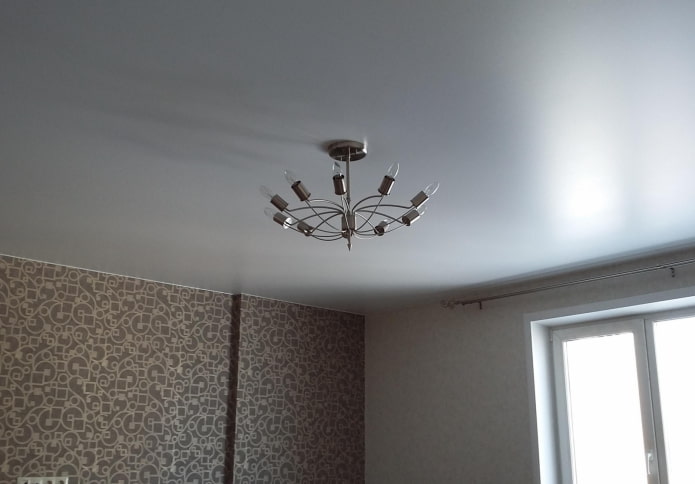 wit satijnen spanplafond