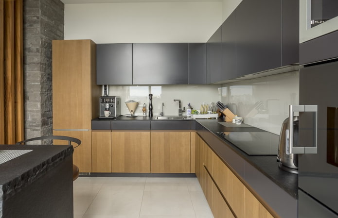 keukeninterieur in grijsbruine tinten