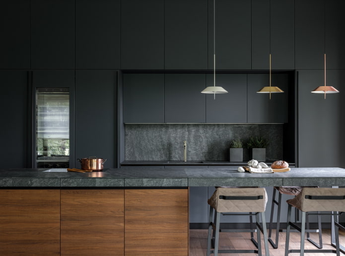 keukeninterieur in donkergrijze tinten